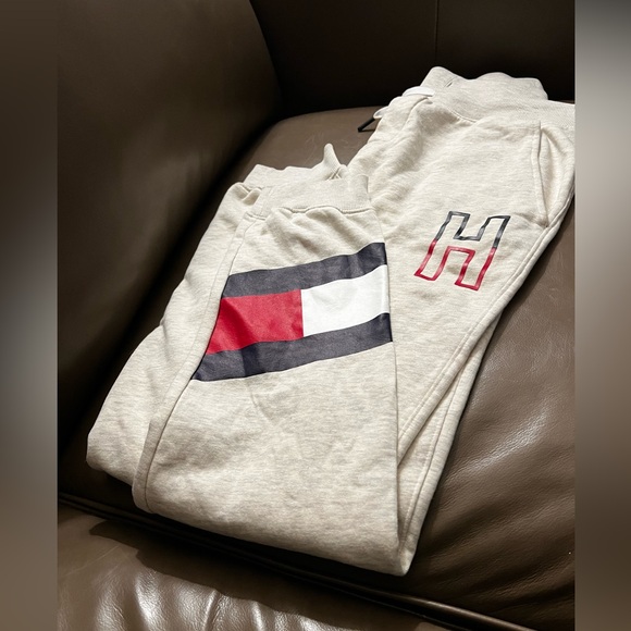 Tommy Hilfiger Kids Light Beige Joggers with Logo - Picture 3 of 17